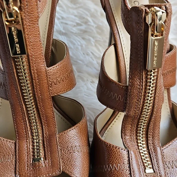 🤎🤎NEW MICHAEL KORS HEELS🤎🤎 - Picture 8 of 8